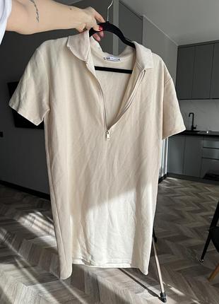 Бежевое платье прямого кроя zara