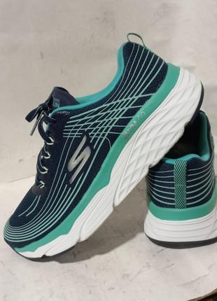 Кроссовки беговые skechers ultra go run.
идеальное состояние.
размер 43, стелька 27.5