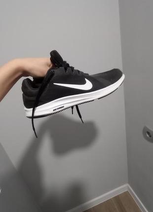 Кросівки nike чорно білі1 фото