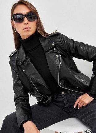 Куртка косуха из эко-кожи черная с поясом с воротником трендовая качественная1 фото