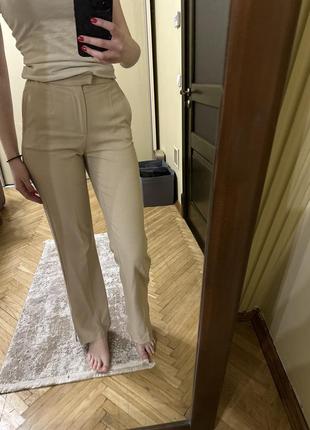 Бежевые брюки брюки zara