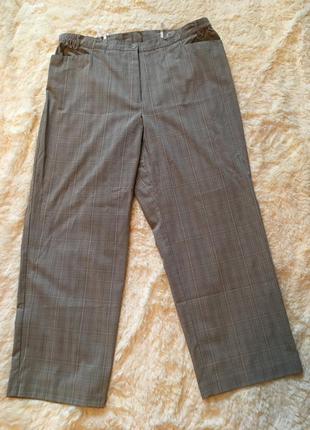 Укороченные женские летние брюки в клетку