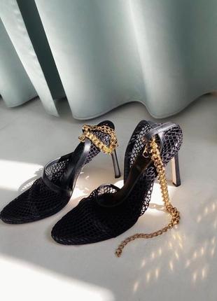 Розкішні ефектні босоніжки туфлі в стилі bottega vendetta