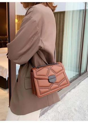 Тренд стильна коричнева жіноча сумка на плече крос боді екошкіра3 фото