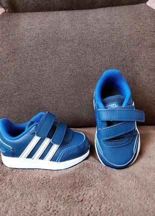 Кросівки адідас для немовлят