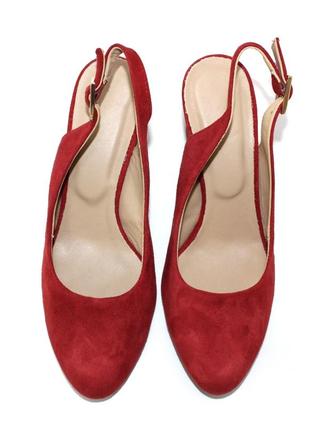 Женские красные летние туфли на каблуке с закрытым носком2 фото