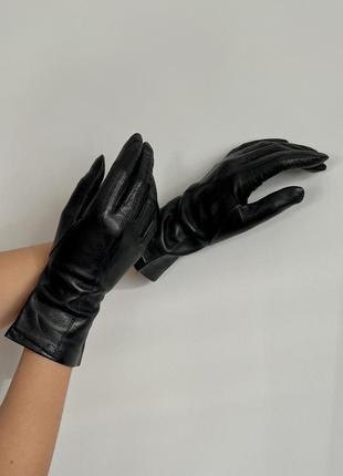 Черные кожаные перчатки, размер 6-6,51 фото