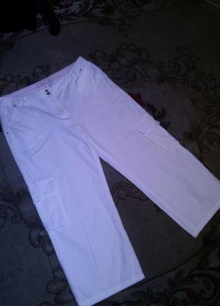 Белые,натуральные,стрейч,укороченные брюки-капри,с кучей карманов,большого размера
