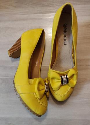 Туфли на весну желтого цвета1 фото