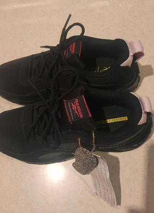 Новые кроссовки от reebok 25.5