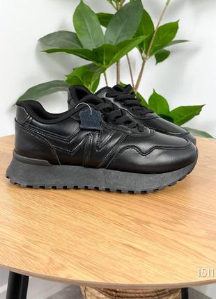 Черные кожаные удобные кроссовки