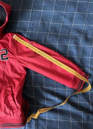 Червона демісезонна вітрозахисна весняна куртка 122 на флісі для хлопчика для хлопця з капішоном в наявності2 фото