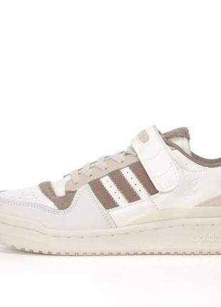 Жіночі кросівки adidas forum