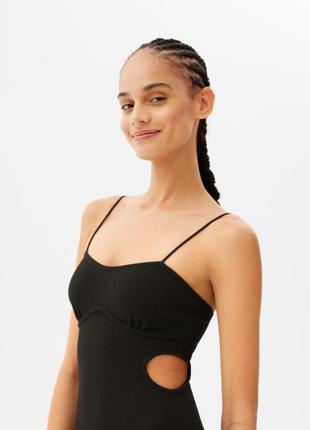 Мини-платье с бретельками и вырезом в форме сердца bershka2 фото