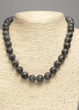 Ожерелье лабрадорит черный (имит. акрил) гладкий шарик d-12,5мм +- l-48см +-