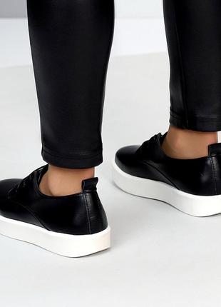 Чорні жіночі туфлі на шнурівці мокасини на білій підошві з натуральної шкіри8 фото