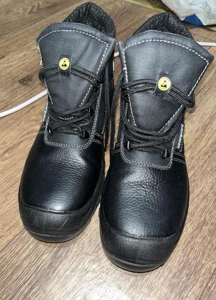 Ботинки с металлическим носком2 фото