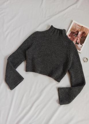 Серый укороченный свитер/джемпер с высокой горловиной1 фото