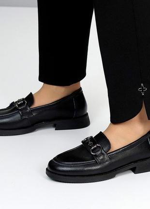 Кожаные женские черные лоферы на каблуке весенне осенние туфли натуральная кожа весна осень