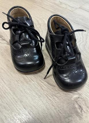 Шкіряні туфельки ботіночки іспанського бренду3 фото