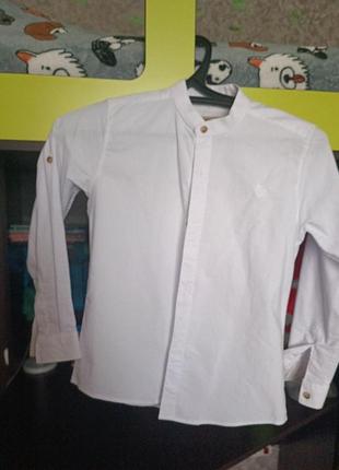 Белая праздничная рубашка