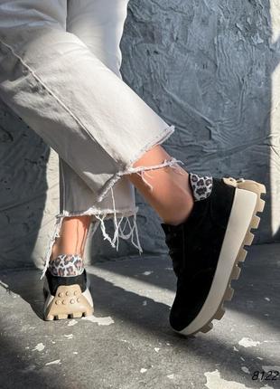 Черные натуральные замшевые кроссовки на бежевой толстой подошве платформе с леопардом замш1 фото