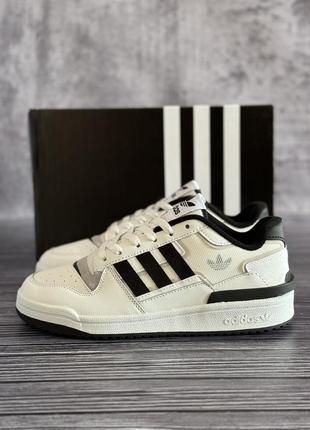 Кроссовки adidas forum