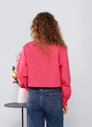 Стильна укорочена сорочка  з накладним карманом, базова сорочка жіноча4 фото