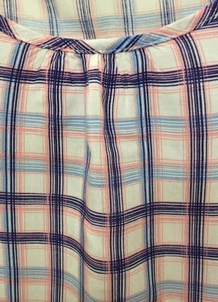 Очень красивая и стильная брендовая блузка в клетку..100% вискоза.3 фото