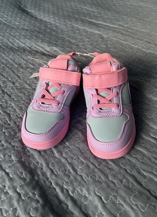 Стильні кросівки на дівчинку на липучках, рожеві. нові, 26 розмір2 фото