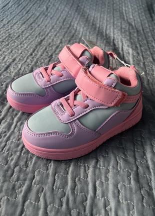 Стильні кросівки на дівчинку на липучках, рожеві. нові, 26 розмір