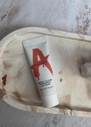 Маска для живлення і регенерації губ aceology berry glaze overnight lip mask 5мл