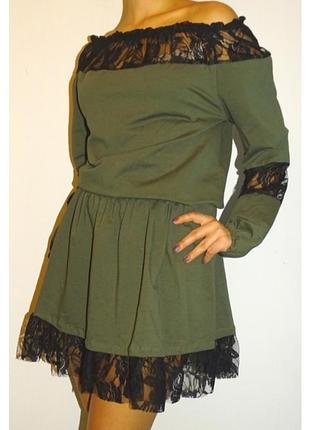 Платье, открытые плечи