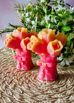 Мило ручної роботи букет тюльпанів з рослинними та ефірними оліями