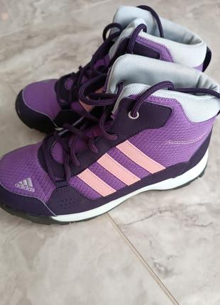 Кросівки оригінал adidas. до 25.03 700 грн