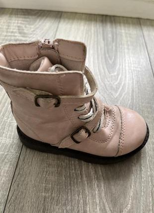 Carters взуття для дівчинки5 фото