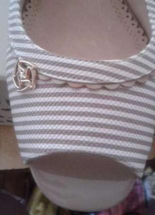 Шкіряні босоніжки р.40