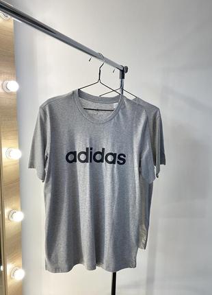 Оригінальна футболка adidas