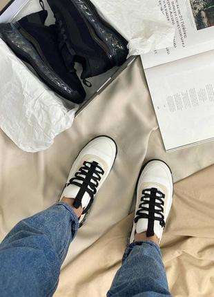 Жіночі шкіряні кросівки chanel sneakers black/white шанель кросівки текстиль + шкіра наложка5 фото