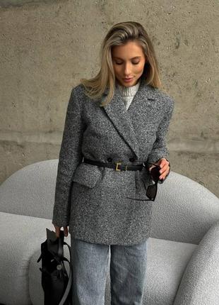 Жіночий жакет пальто