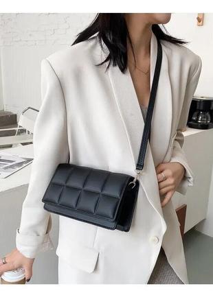 Тренд стильна стьобана чорна жіноча сумка на плече крос боді екошкіра2 фото