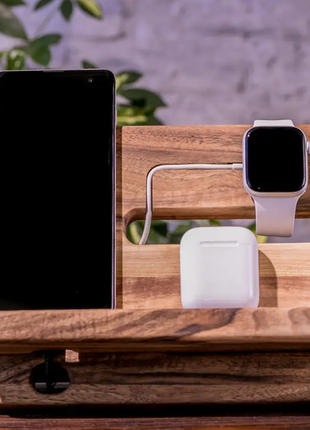 Подставка-органайзер из дерева для гаджетов apple iphone телефона / часов из натурального дерева