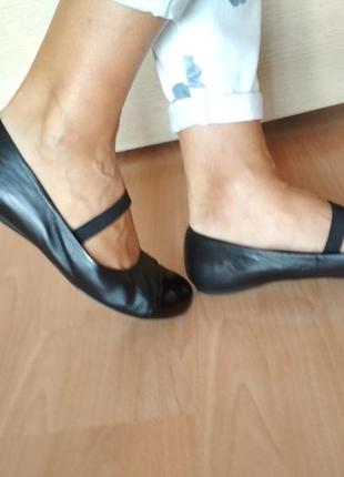 Балетки 43-44 р шкіра з гумкою