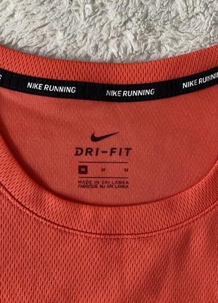 Nike run женская тренировочная футболка р. м4 фото