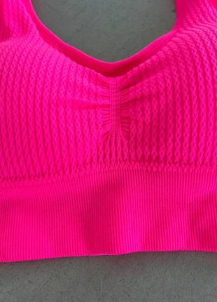Набор женского базового белья лиф и трусы ярко розового цвета3 фото