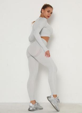 Фитнес комплект серого цвета для занятий фитнес костюм для йоги размер м2 фото