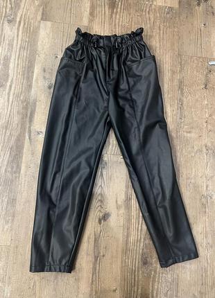 Штани з еко шкіри zara