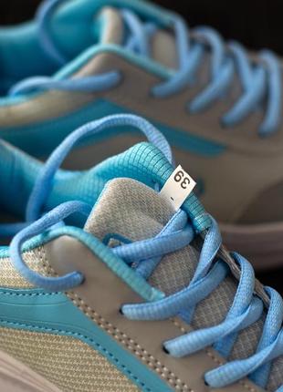 Блакитні повсякденні жіночі кросівки з градієнтним каблуком4 фото
