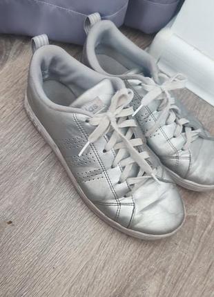 Кросівки ,кеди adidas срібного кольору