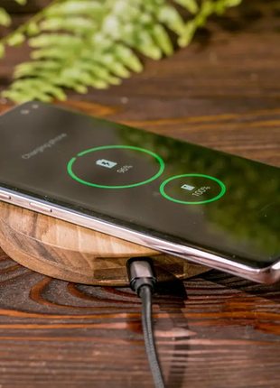 Беспроводная деревянная зарядка для телефона «icharge»
